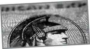 Amerikai dollár bankjegy részlete harcos sisakkal Amerikai dollár bankjegy részlete, amelyen egy klasszikus harcos sisakban van ábrázolva.