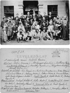 Csoportkép 1903. február 24-én, levelezőlap nevekkel Csoportkép több férfival és nővel, 1903. február 24-én készült, levelezőlap hátoldalán a személyek nevei szerepelnek.
