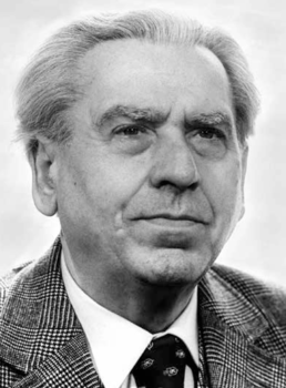 Idős férfi elegáns öltözetben, zakóval és nyakkendővel Idős férfi elegáns öltözetben, zakóval és nyakkendővel, homályosított arccal