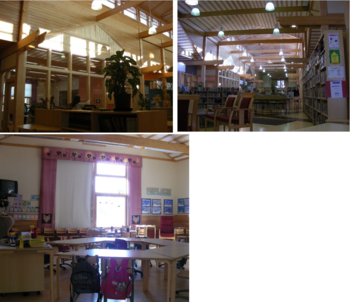 Modern könyvtár belső tere fa szerkezettel Modern könyvtár belső tere, fa szerkezetekkel, könyvespolcokkal, asztalokkal és székekkel, valamint egy tanteremmel.