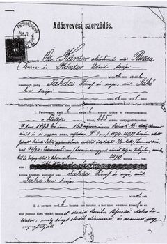 Régi adásvételi szerződés kézzel írt szöveggel és pecséttel Régi adásvételi szerződés, kézzel írt szöveg és pecsét látható rajta, eladó és vevő nevekkel.